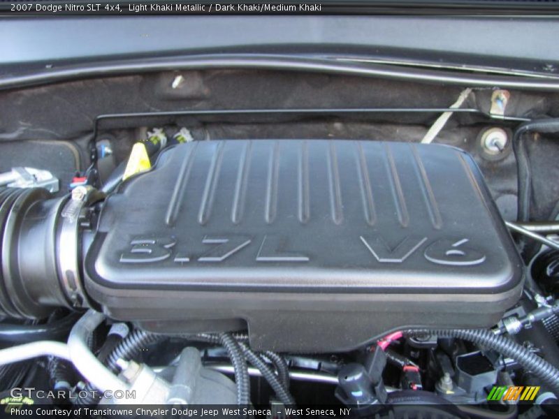 Light Khaki Metallic / Dark Khaki/Medium Khaki 2007 Dodge Nitro SLT 4x4