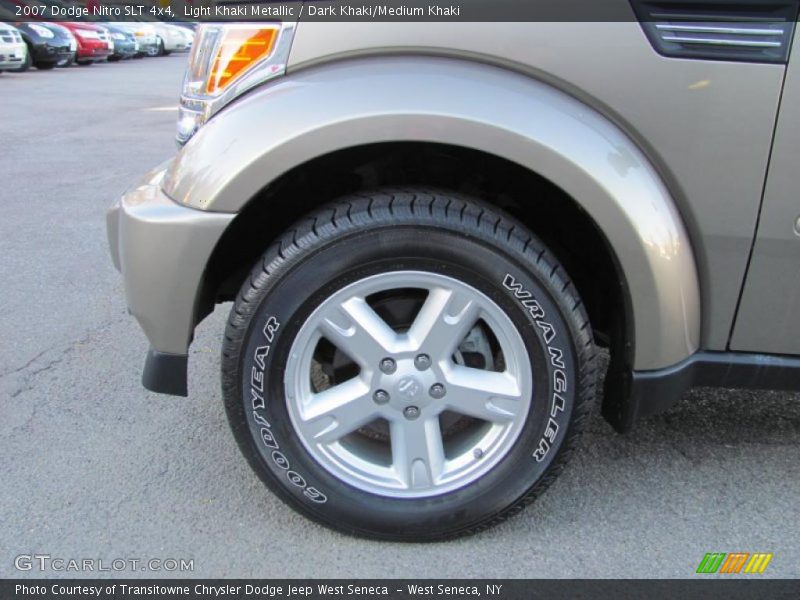 Light Khaki Metallic / Dark Khaki/Medium Khaki 2007 Dodge Nitro SLT 4x4