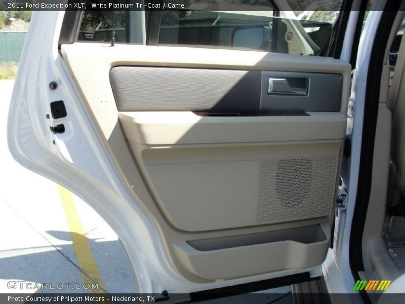 White Platinum Tri-Coat / Camel 2011 Ford Expedition XLT