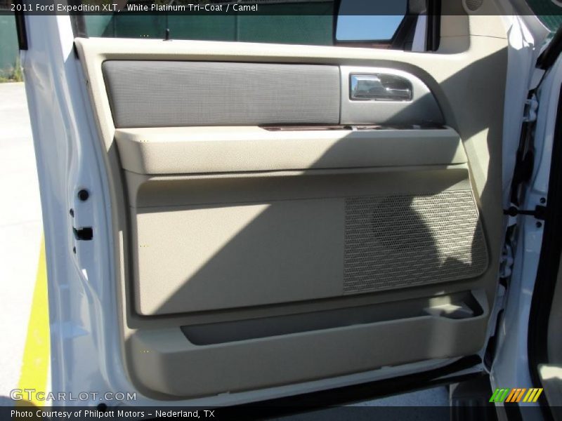 White Platinum Tri-Coat / Camel 2011 Ford Expedition XLT