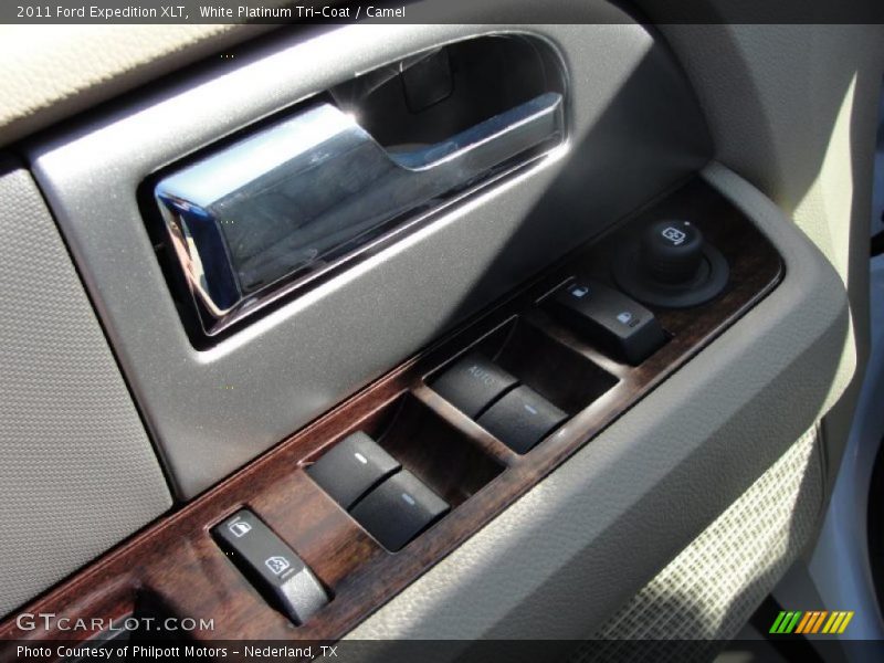 White Platinum Tri-Coat / Camel 2011 Ford Expedition XLT