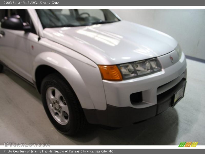 Silver / Gray 2003 Saturn VUE AWD