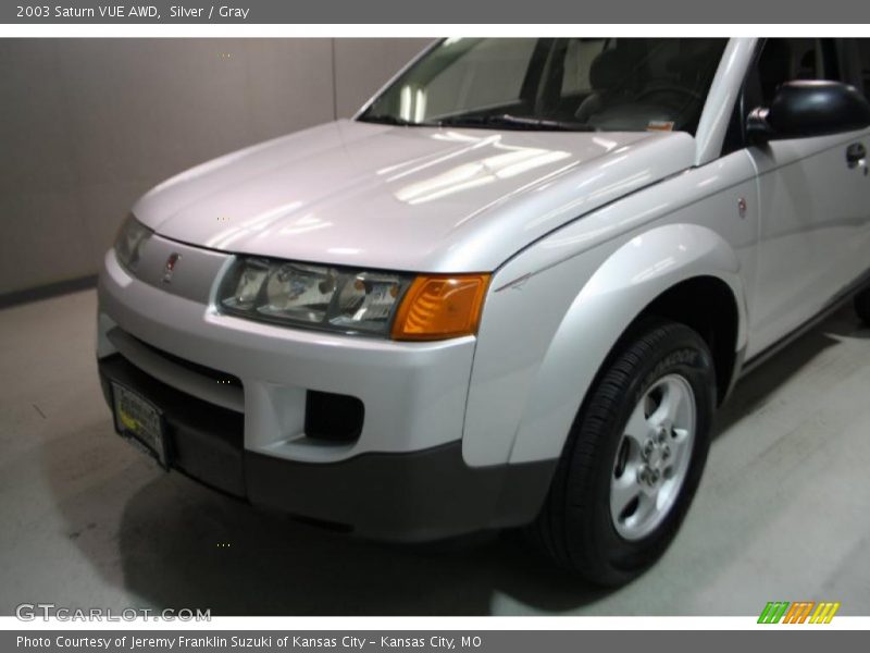 Silver / Gray 2003 Saturn VUE AWD