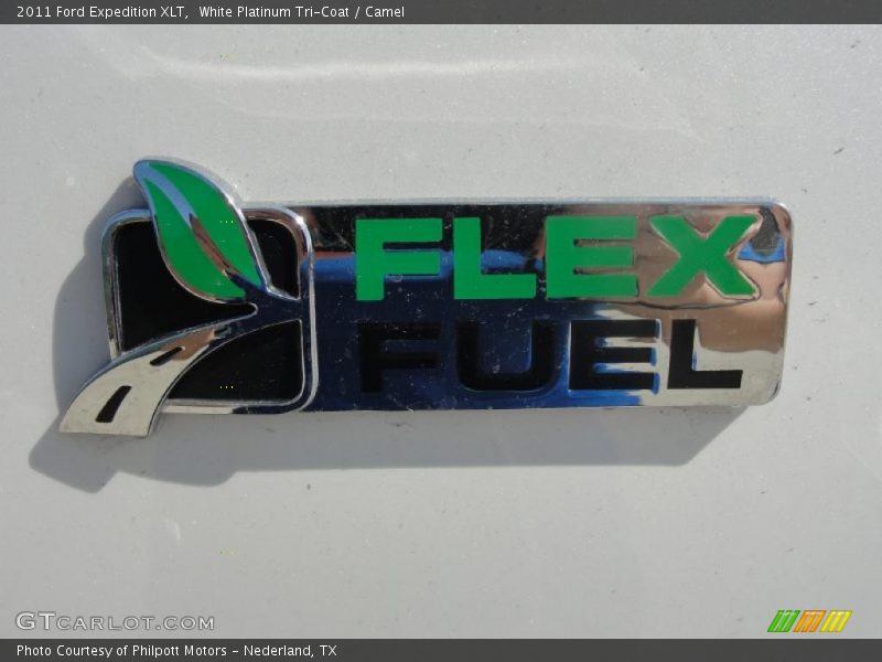 White Platinum Tri-Coat / Camel 2011 Ford Expedition XLT