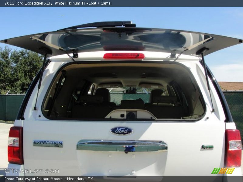 White Platinum Tri-Coat / Camel 2011 Ford Expedition XLT