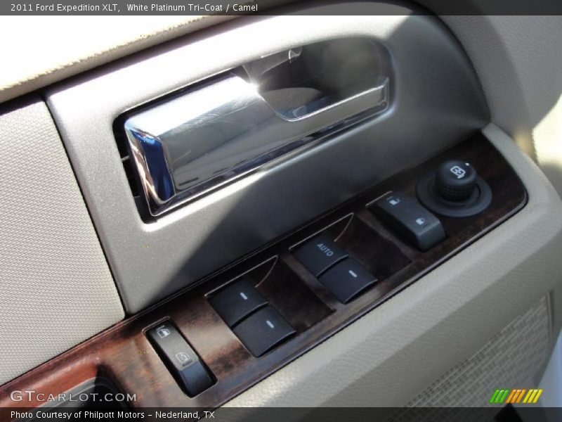 White Platinum Tri-Coat / Camel 2011 Ford Expedition XLT