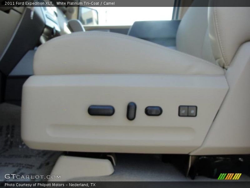 White Platinum Tri-Coat / Camel 2011 Ford Expedition XLT