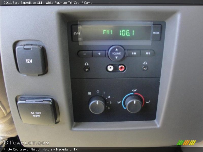White Platinum Tri-Coat / Camel 2011 Ford Expedition XLT
