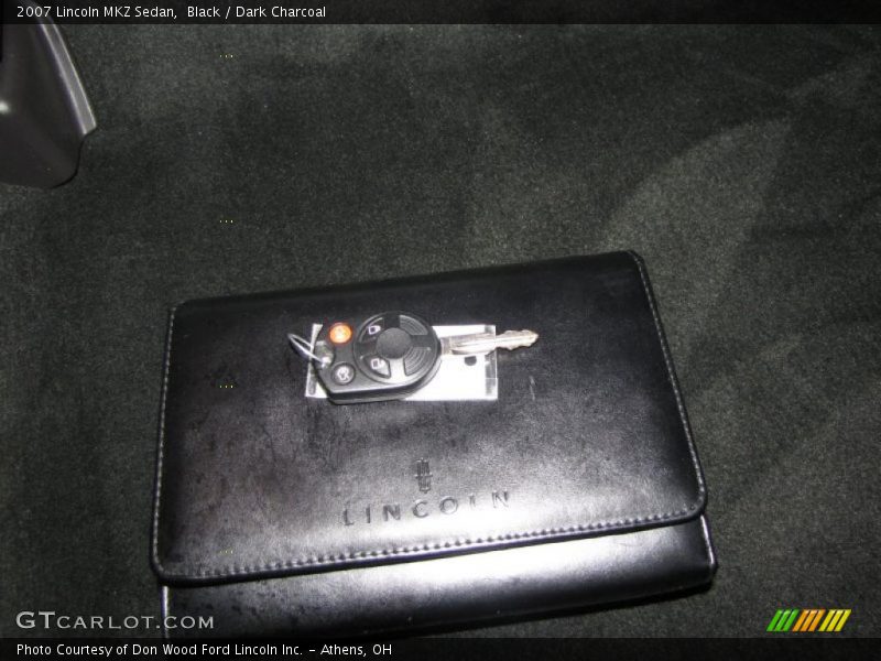 Black / Dark Charcoal 2007 Lincoln MKZ Sedan