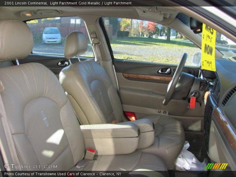 Light Parchment Gold Metallic / Light Parchment 2001 Lincoln Continental