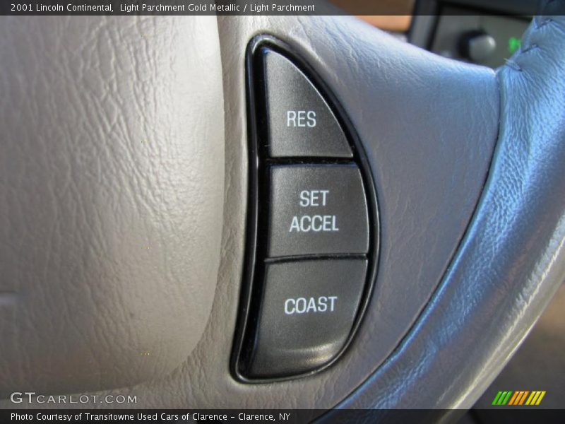 Light Parchment Gold Metallic / Light Parchment 2001 Lincoln Continental