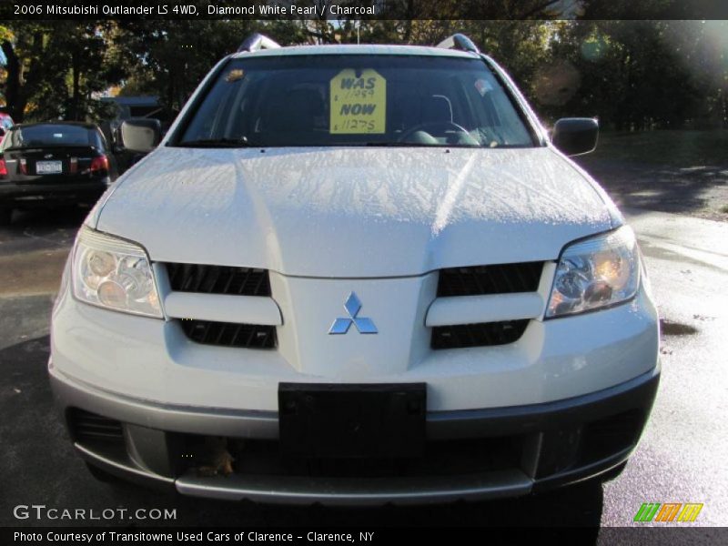 Diamond White Pearl / Charcoal 2006 Mitsubishi Outlander LS 4WD