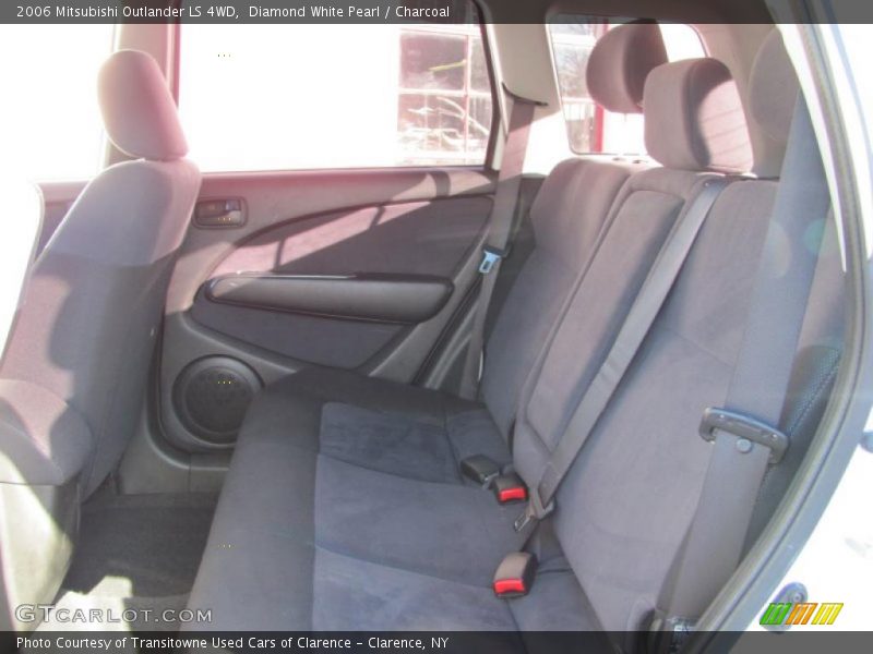 Diamond White Pearl / Charcoal 2006 Mitsubishi Outlander LS 4WD