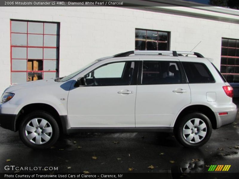 Diamond White Pearl / Charcoal 2006 Mitsubishi Outlander LS 4WD