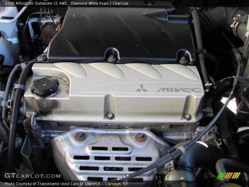 Diamond White Pearl / Charcoal 2006 Mitsubishi Outlander LS 4WD