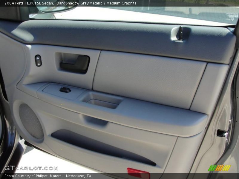 Dark Shadow Grey Metallic / Medium Graphite 2004 Ford Taurus SE Sedan