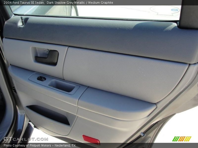 Dark Shadow Grey Metallic / Medium Graphite 2004 Ford Taurus SE Sedan