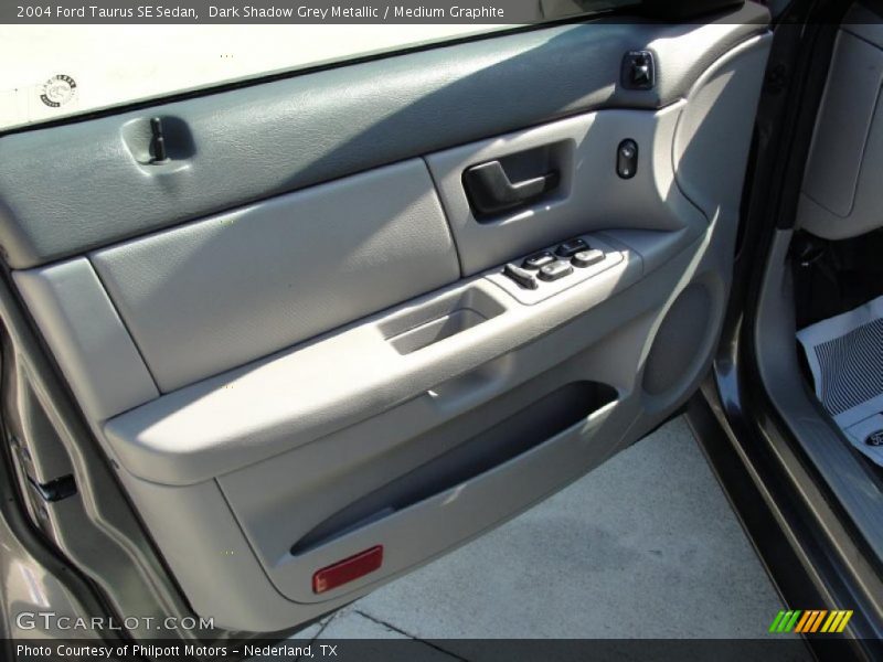 Dark Shadow Grey Metallic / Medium Graphite 2004 Ford Taurus SE Sedan