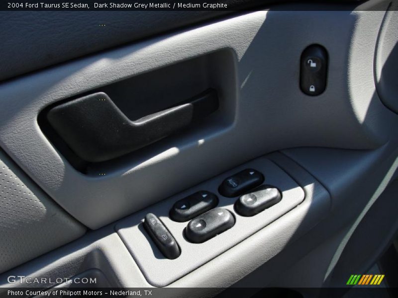 Dark Shadow Grey Metallic / Medium Graphite 2004 Ford Taurus SE Sedan