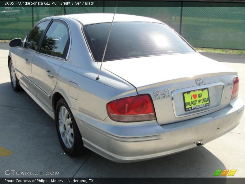 Bright Silver / Black 2005 Hyundai Sonata GLS V6