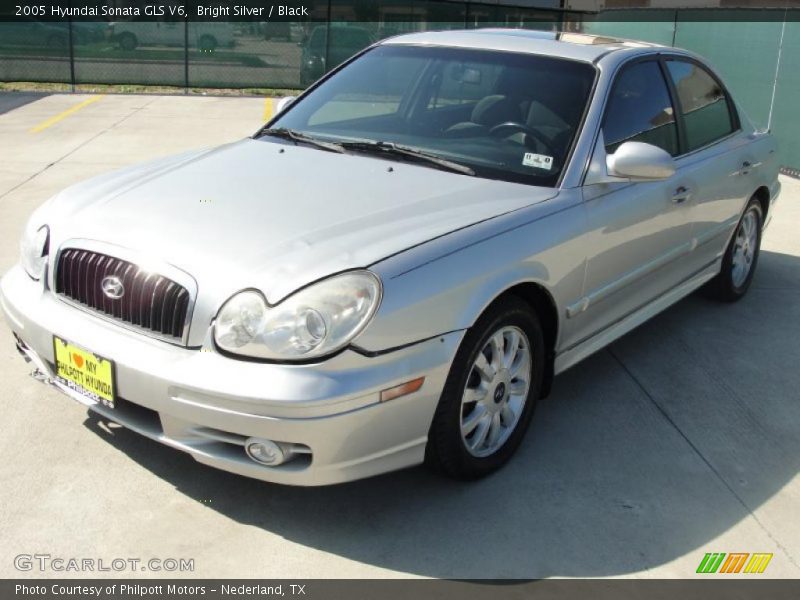 Bright Silver / Black 2005 Hyundai Sonata GLS V6
