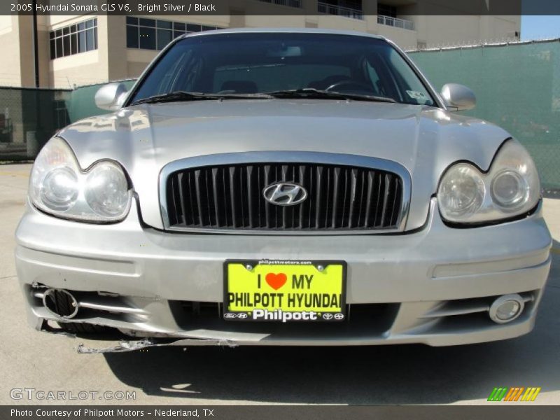 Bright Silver / Black 2005 Hyundai Sonata GLS V6