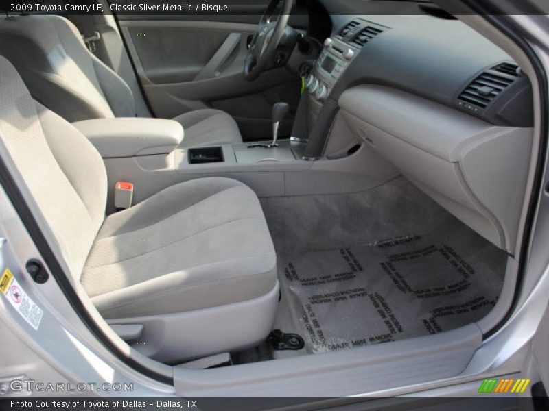 Classic Silver Metallic / Bisque 2009 Toyota Camry LE