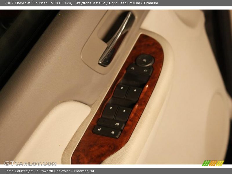 Graystone Metallic / Light Titanium/Dark Titanium 2007 Chevrolet Suburban 1500 LT 4x4