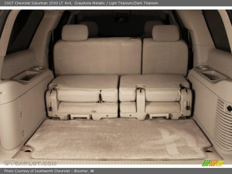Graystone Metallic / Light Titanium/Dark Titanium 2007 Chevrolet Suburban 1500 LT 4x4