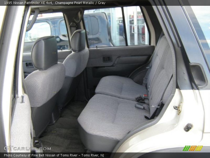 Champagne Pearl Metallic / Gray 1995 Nissan Pathfinder XE 4x4