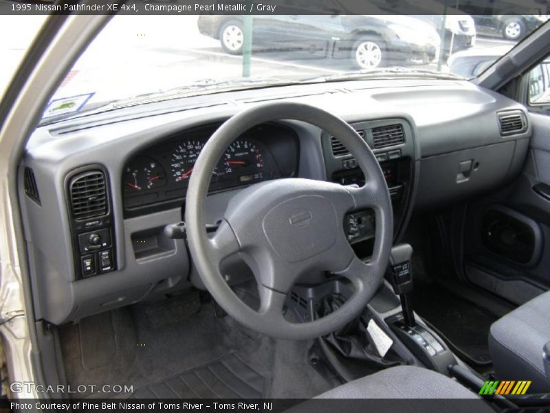 Gray Interior - 1995 Pathfinder XE 4x4 