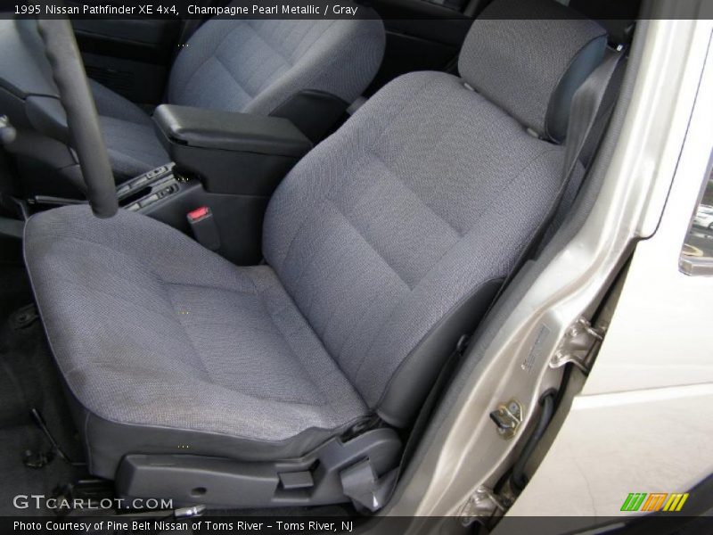 Champagne Pearl Metallic / Gray 1995 Nissan Pathfinder XE 4x4