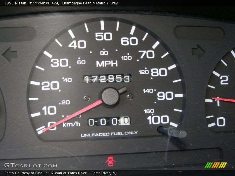 Champagne Pearl Metallic / Gray 1995 Nissan Pathfinder XE 4x4