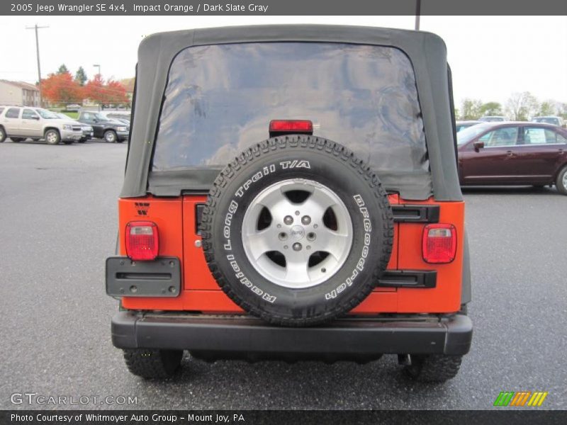 Impact Orange / Dark Slate Gray 2005 Jeep Wrangler SE 4x4