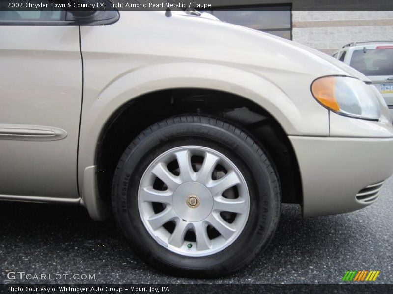 Light Almond Pearl Metallic / Taupe 2002 Chrysler Town & Country EX