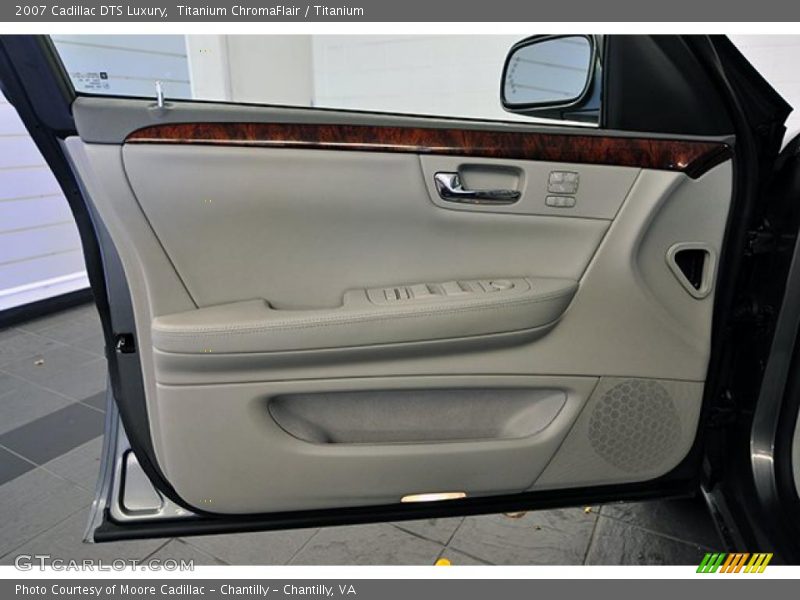 Titanium ChromaFlair / Titanium 2007 Cadillac DTS Luxury