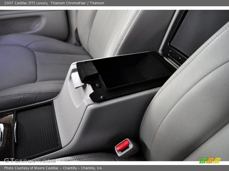 Titanium ChromaFlair / Titanium 2007 Cadillac DTS Luxury