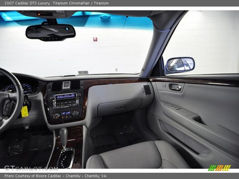 Titanium ChromaFlair / Titanium 2007 Cadillac DTS Luxury