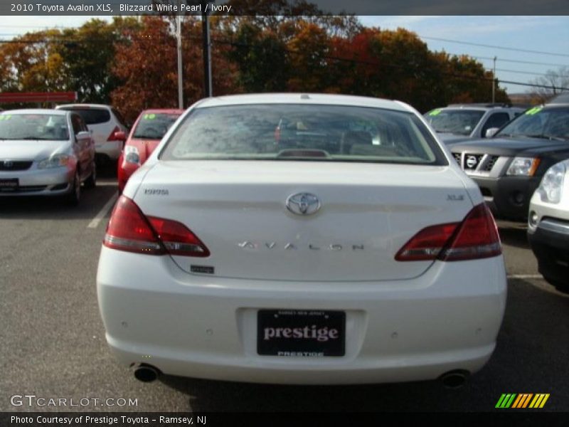 Blizzard White Pearl / Ivory 2010 Toyota Avalon XLS