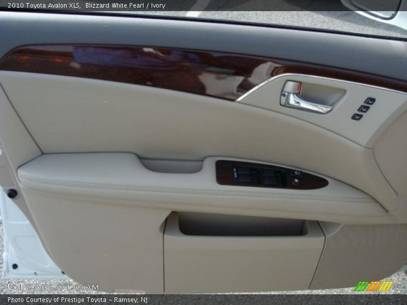 Blizzard White Pearl / Ivory 2010 Toyota Avalon XLS