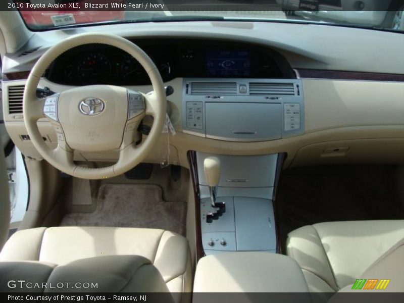 Blizzard White Pearl / Ivory 2010 Toyota Avalon XLS