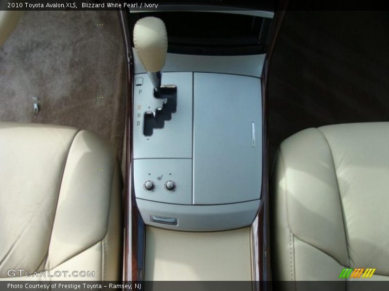 Blizzard White Pearl / Ivory 2010 Toyota Avalon XLS