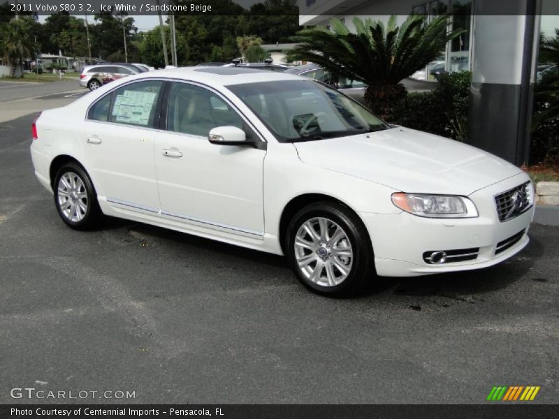 Front 3/4 View of 2011 S80 3.2