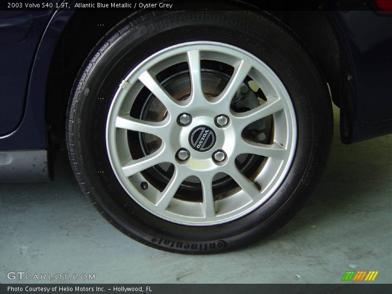 Atlantic Blue Metallic / Oyster Grey 2003 Volvo S40 1.9T