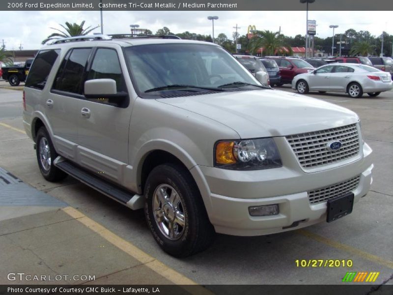 Front 3/4 View of 2006 Expedition Limited