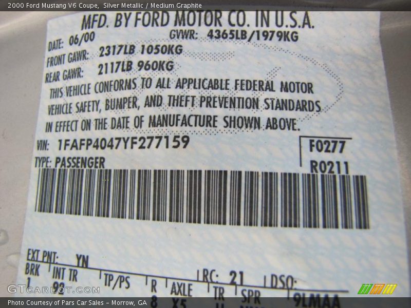 Silver Metallic / Medium Graphite 2000 Ford Mustang V6 Coupe