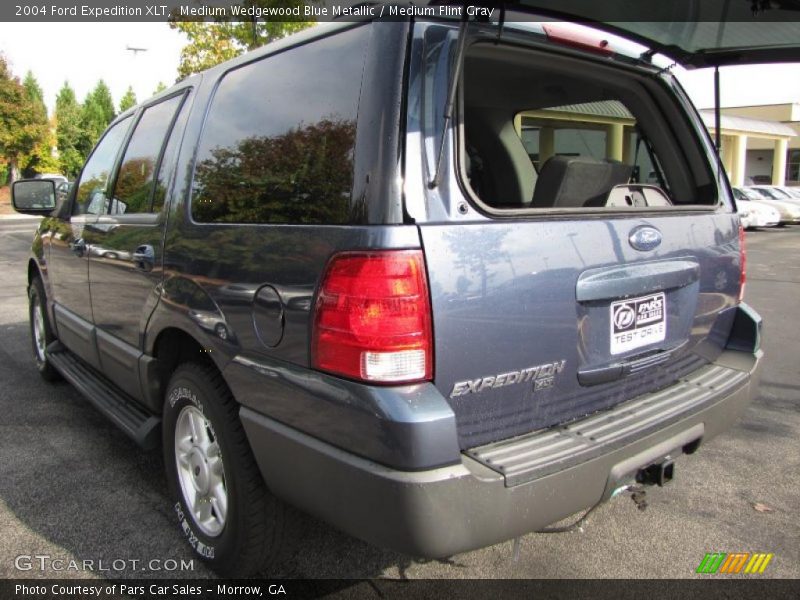 Medium Wedgewood Blue Metallic / Medium Flint Gray 2004 Ford Expedition XLT