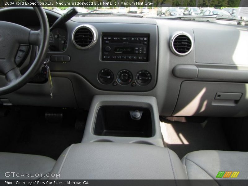 Medium Wedgewood Blue Metallic / Medium Flint Gray 2004 Ford Expedition XLT