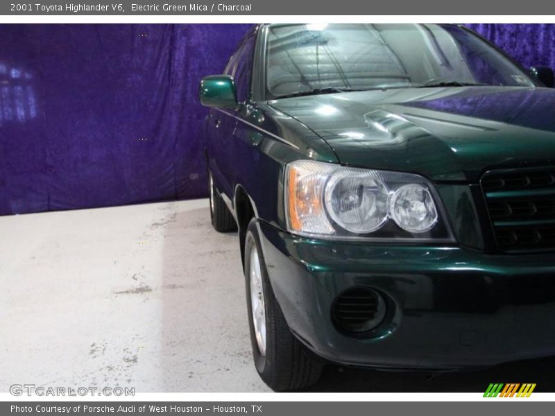 Electric Green Mica / Charcoal 2001 Toyota Highlander V6