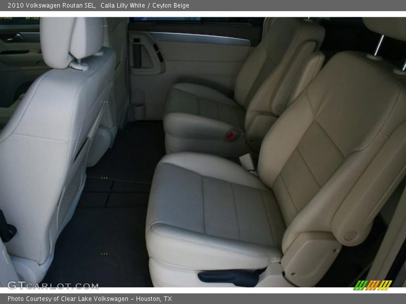 Calla Lilly White / Ceylon Beige 2010 Volkswagen Routan SEL